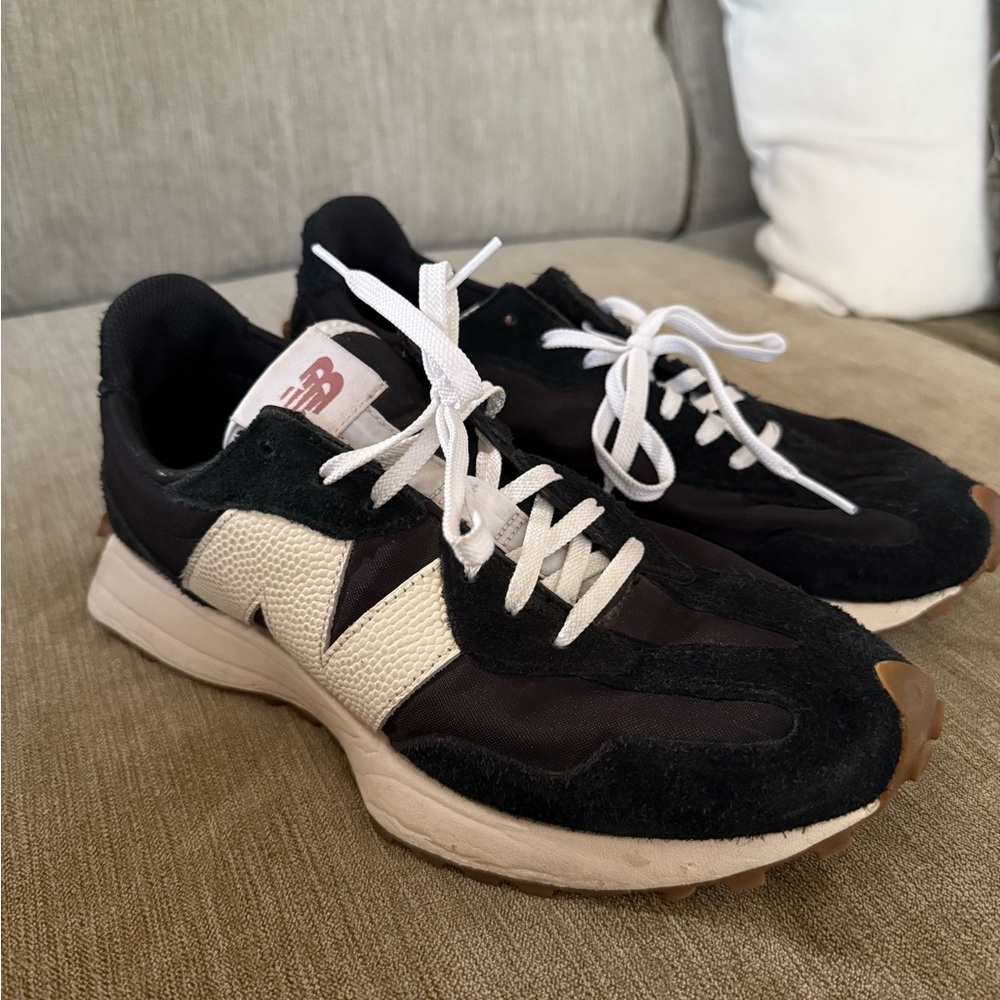 New Balance 327 Black and White Athletic Shoes